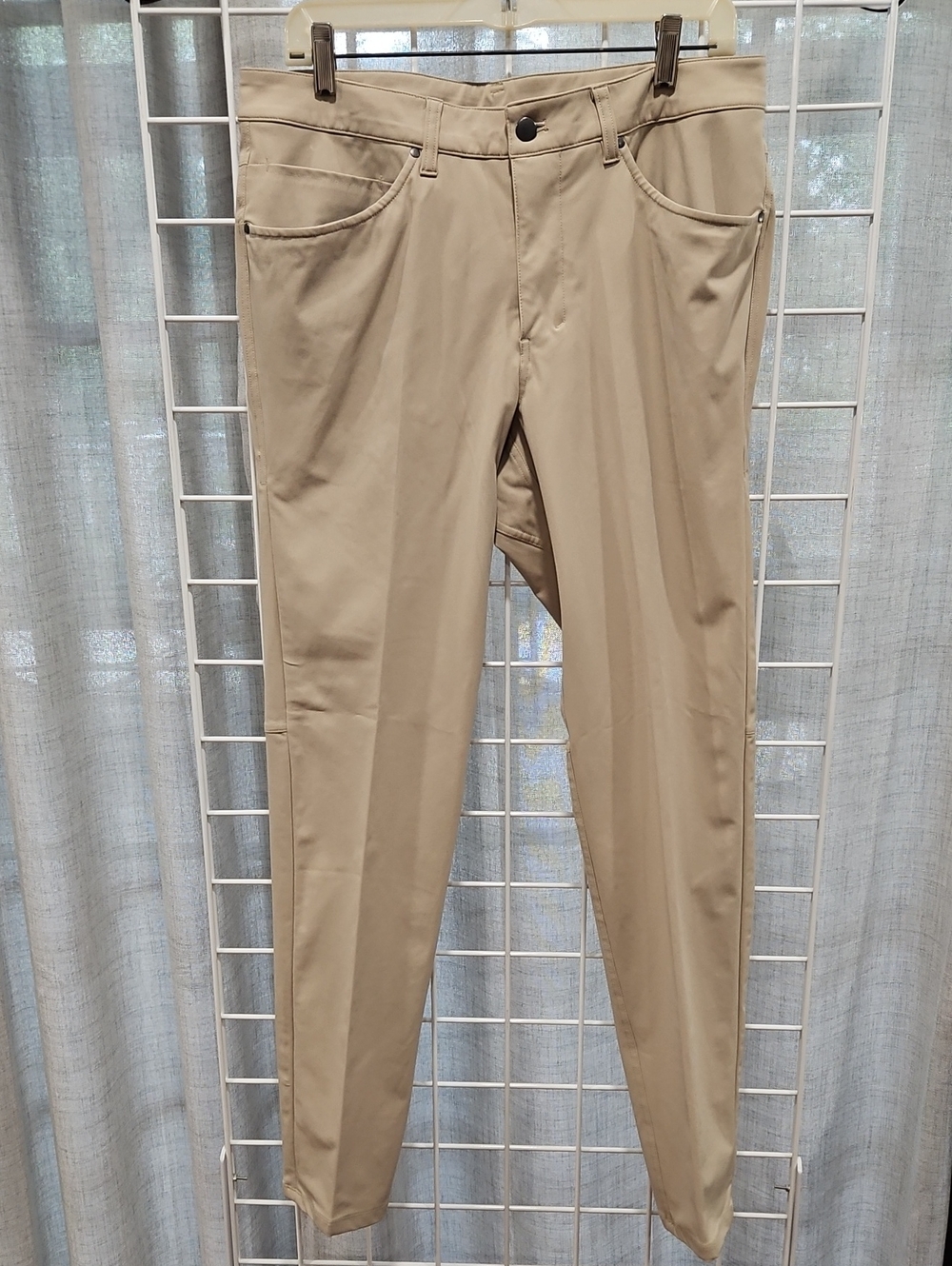 lululemon athletica Men's Khaki Stretch Golf Panta, Chino